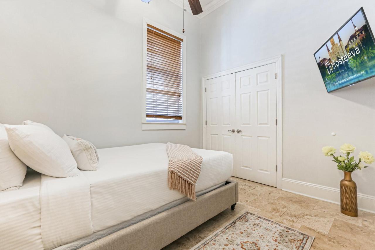 Hosteeva Modern Steps To St Charles Ave & Close To Fq Apartment *
