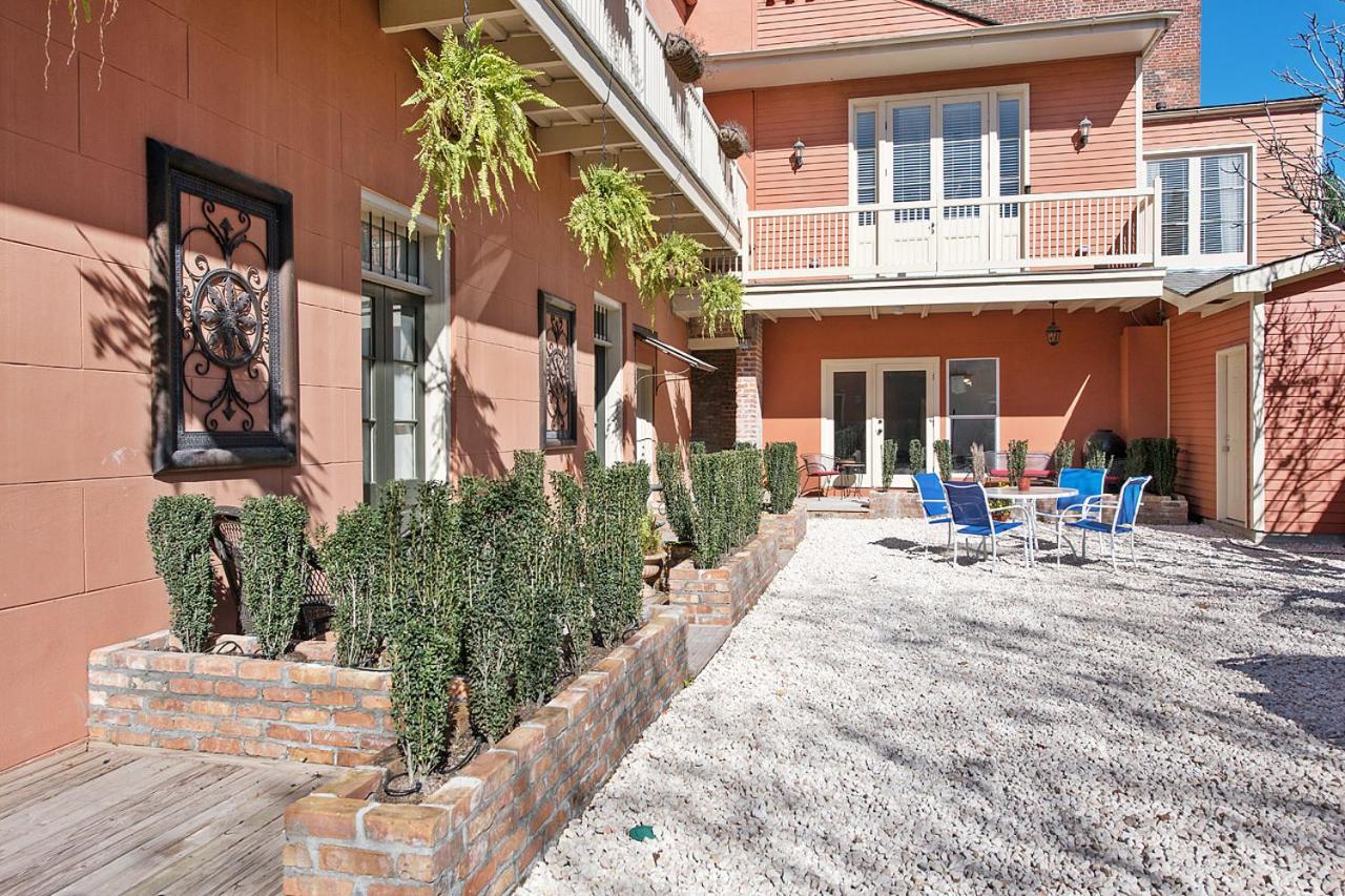 2Bd Condo Steps To Everything With Balcony & Courtyard Apartment New Orleans