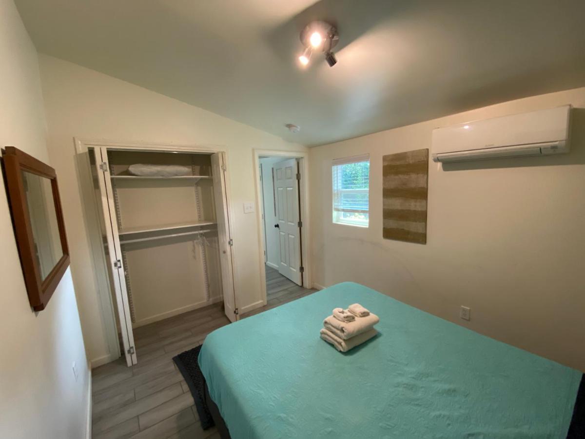 One Bedroom With Hot Tub 2 Blocks To Magazine Street