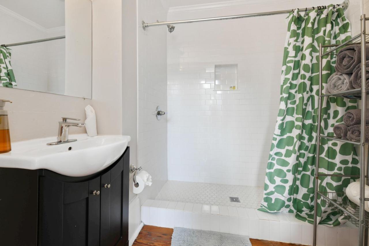 Montgomery House 3*
