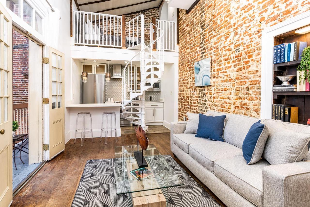 Apartment 2Bd Condo Steps To Everything With Balcony & Courtyard *