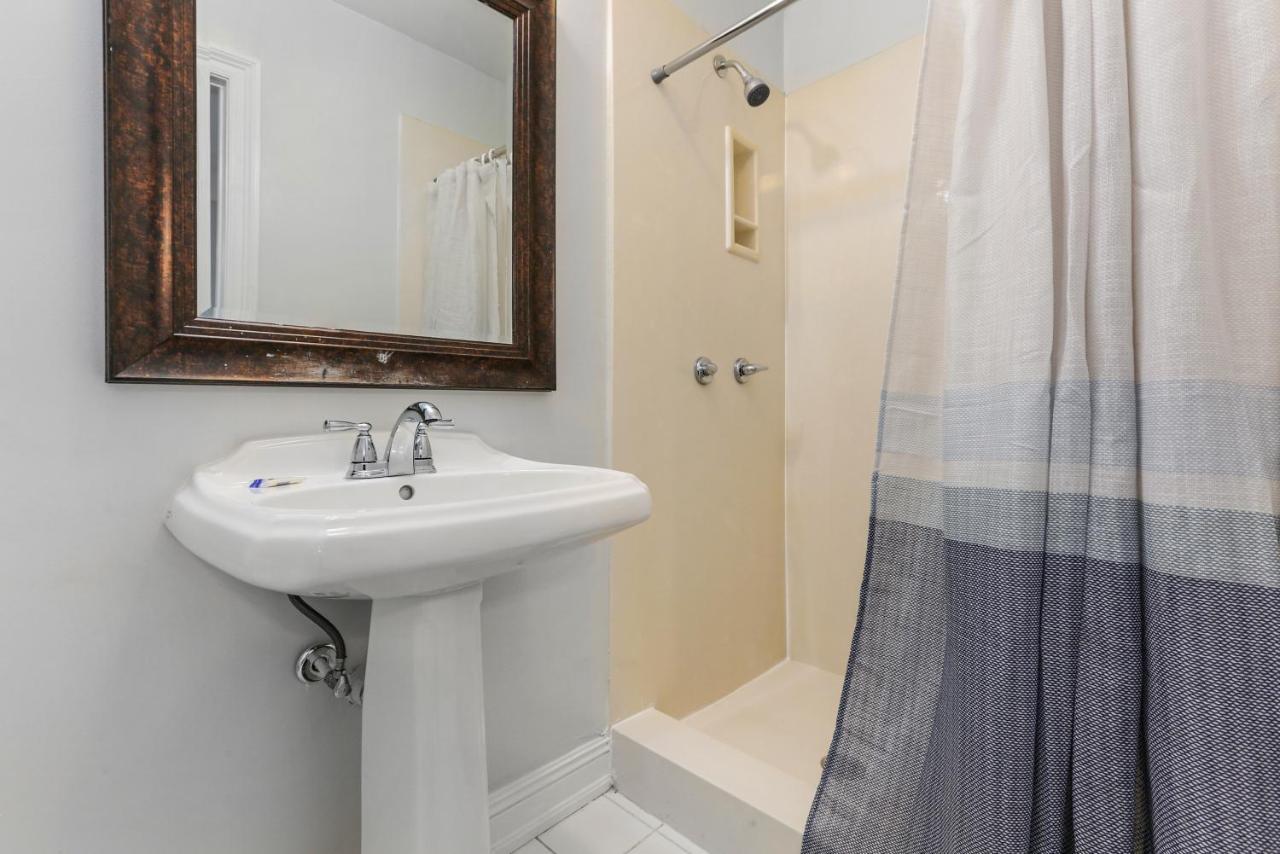 Express Close To Amenities