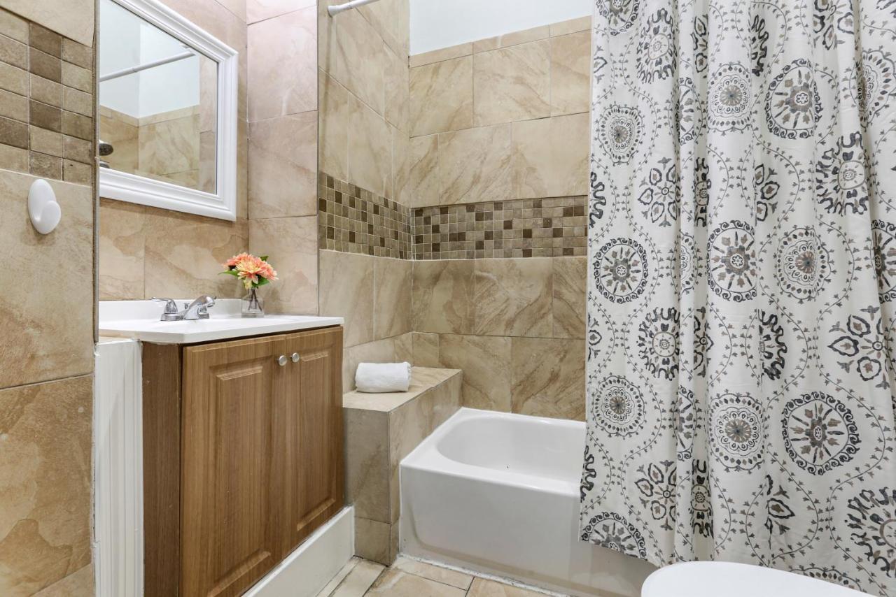 Modern 4br In Downtown