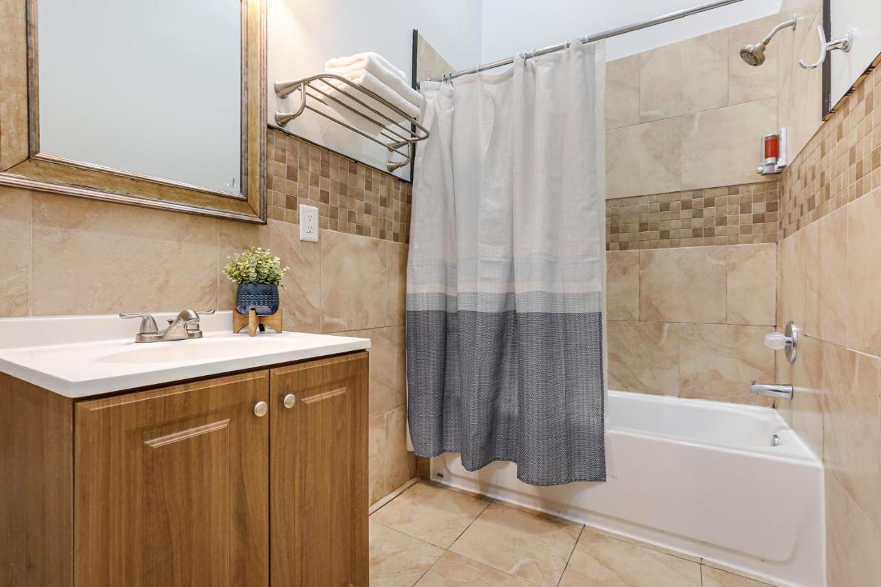 Modern 4br In Downtown *