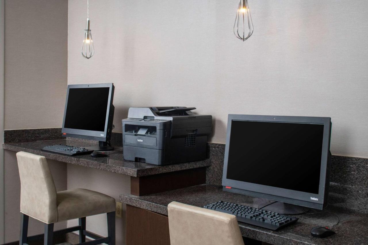 Sonesta Es Convention Center 3*
