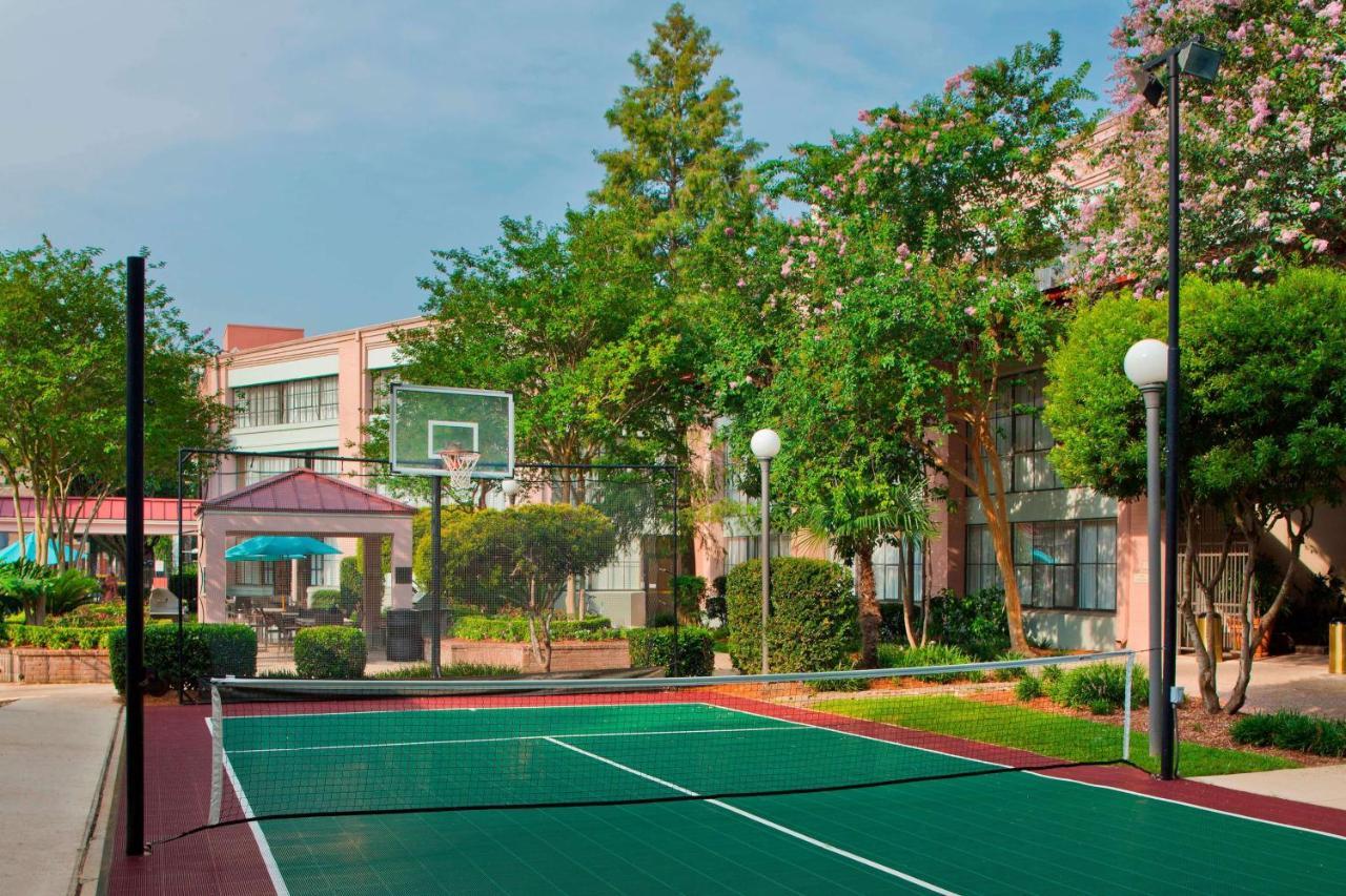 Sonesta Es Convention Center Hotel 3*