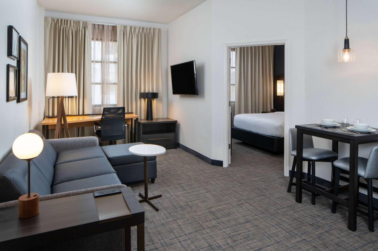 Sonesta Es Convention Center Hotel 3*