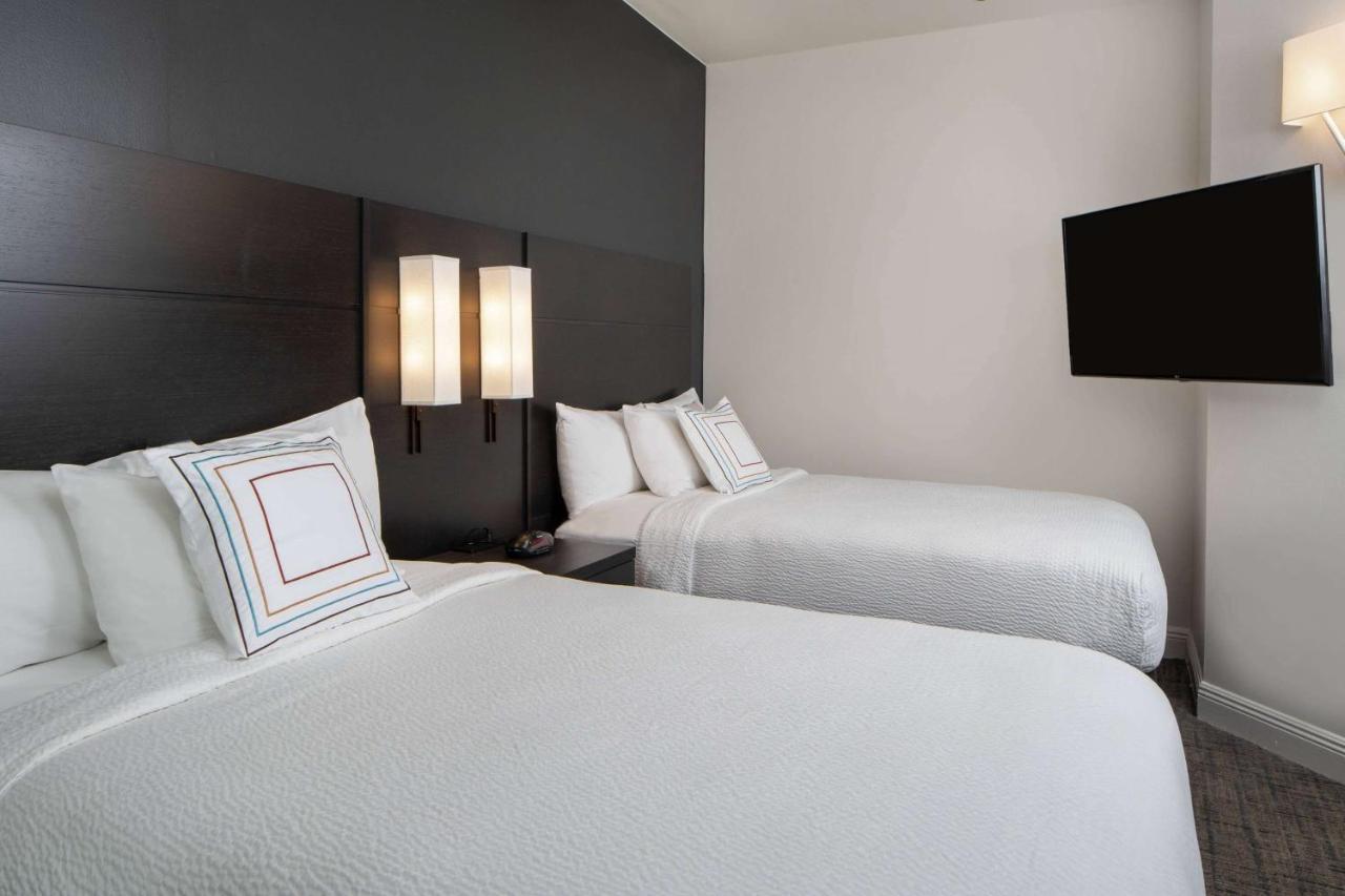 Sonesta Es Convention Center Hotel
