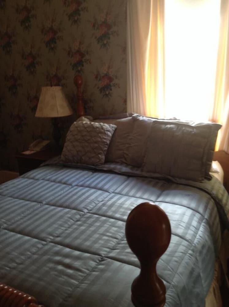 The Queen Anne Bed & Breakfast 3*