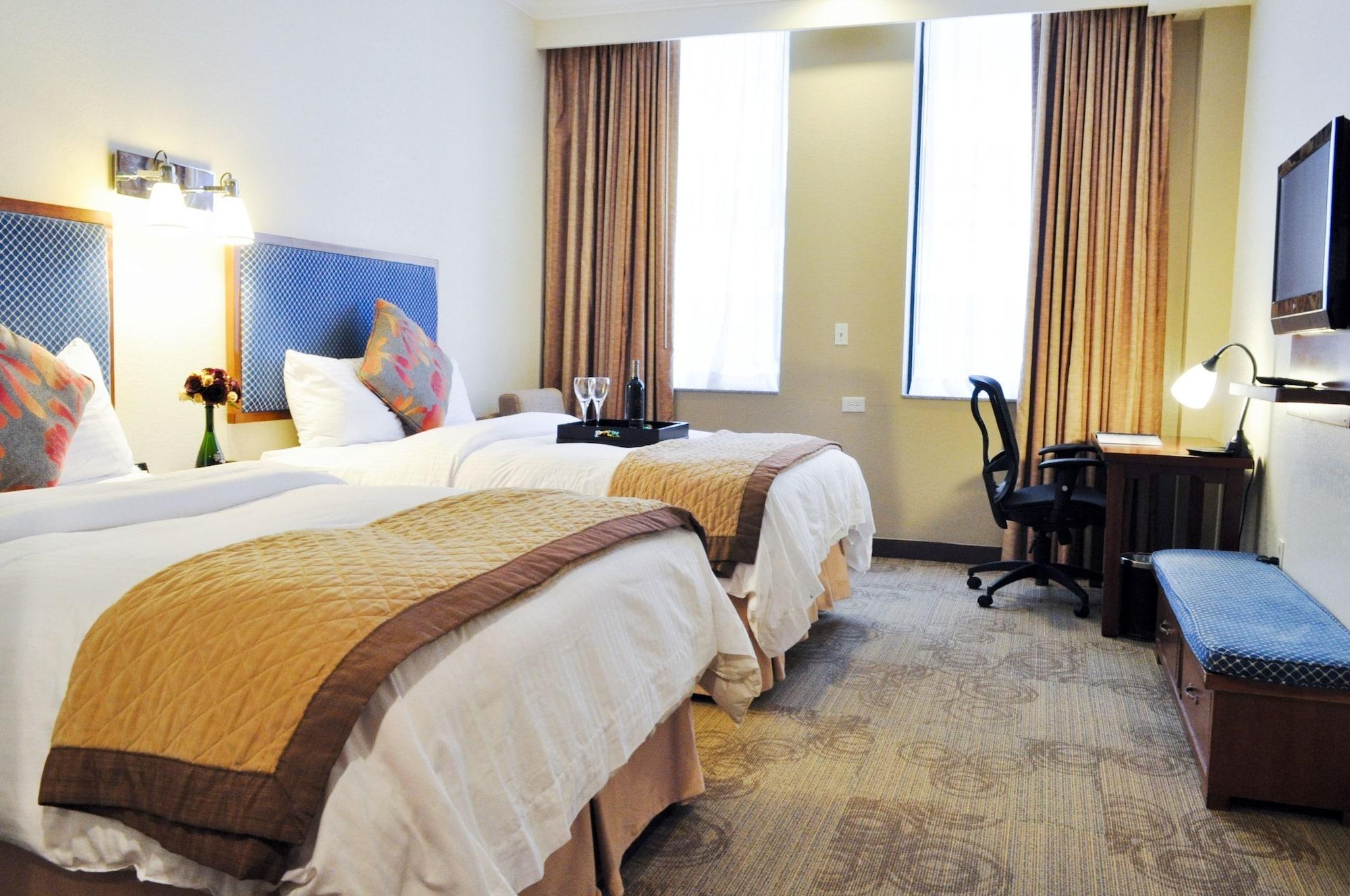 Hotel Wyndham Garden Baronne Plaza