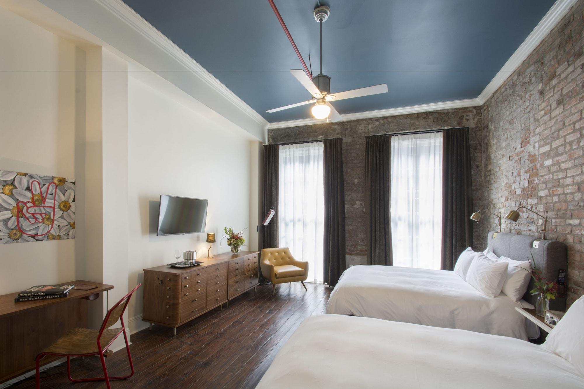 The Old No. 77 & Chandlery Hotel