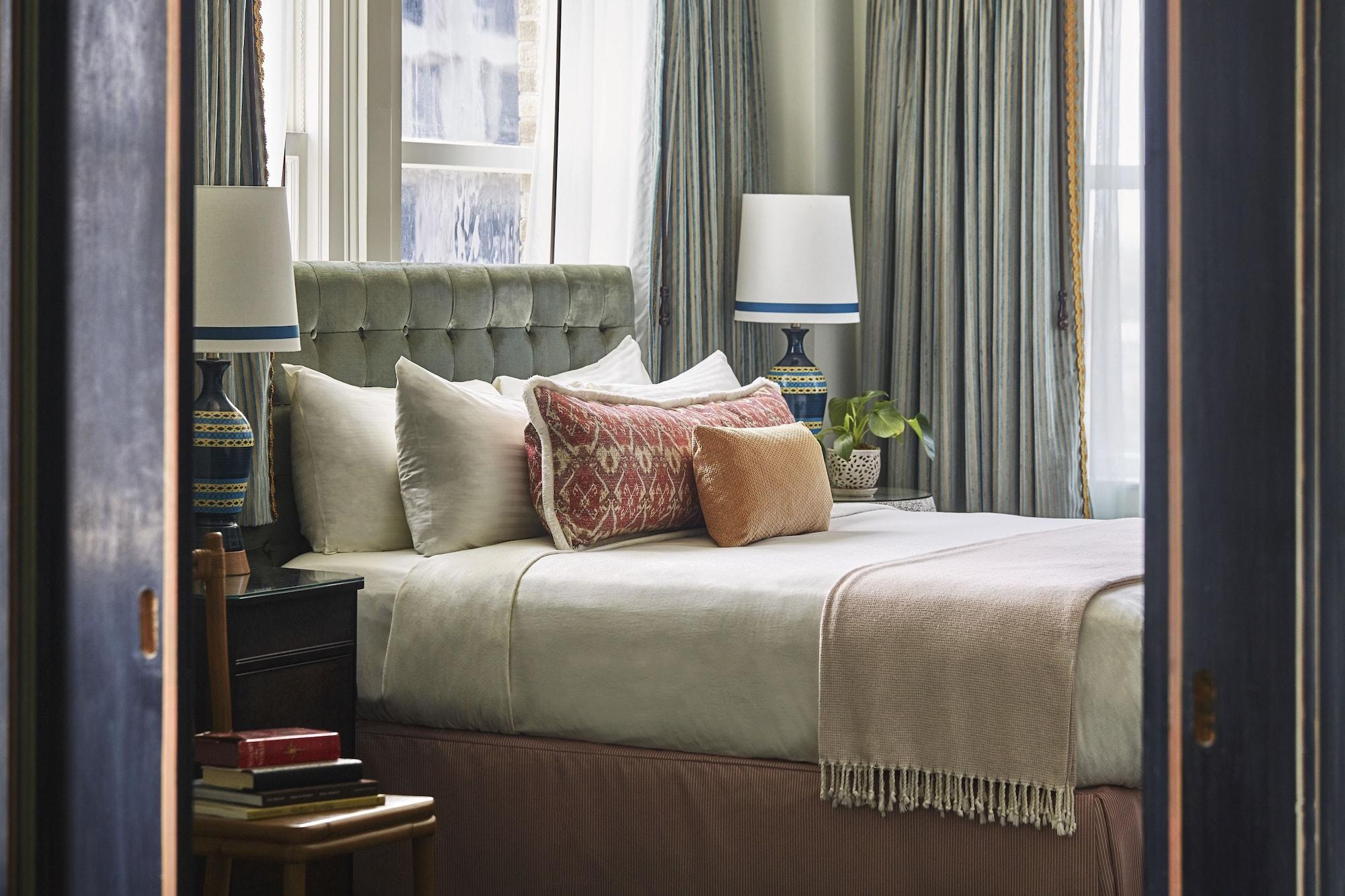 Hotel Pontchartrain St. Charles Avenue 4*