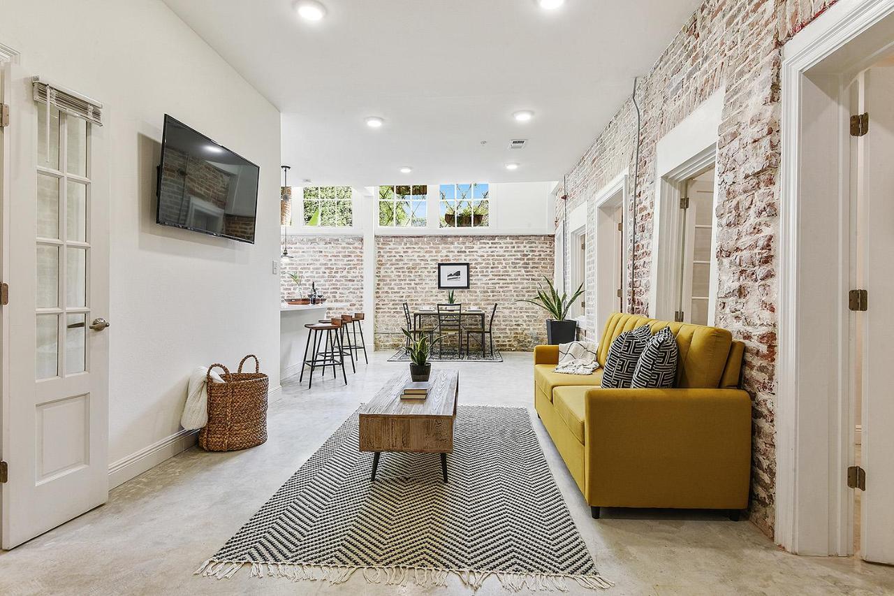 3bd / 6 Guests / Phenomenal Location *