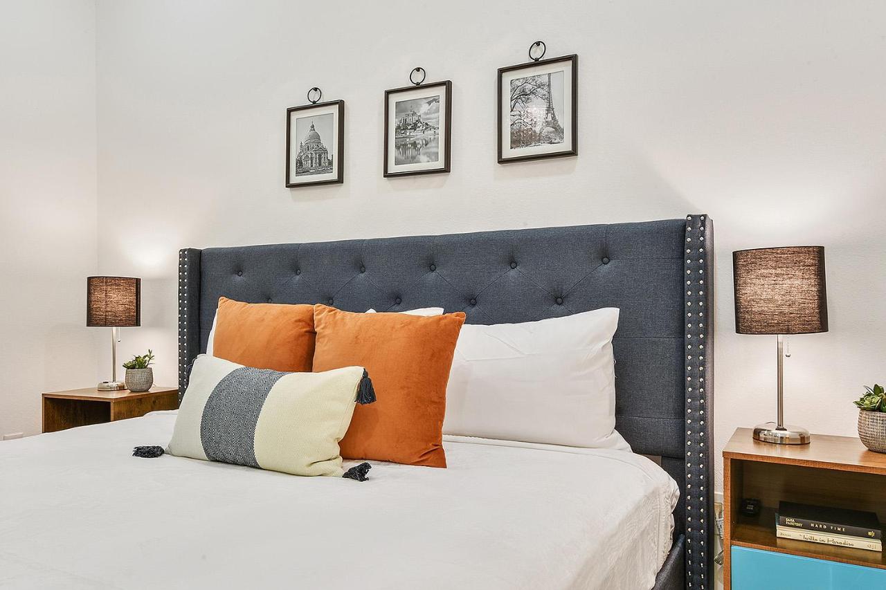 3bd / 6 Guests / Phenomenal Location