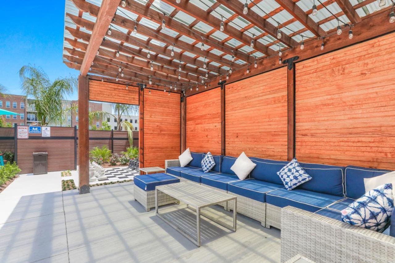 Modern 4br Townhouse In Bienville