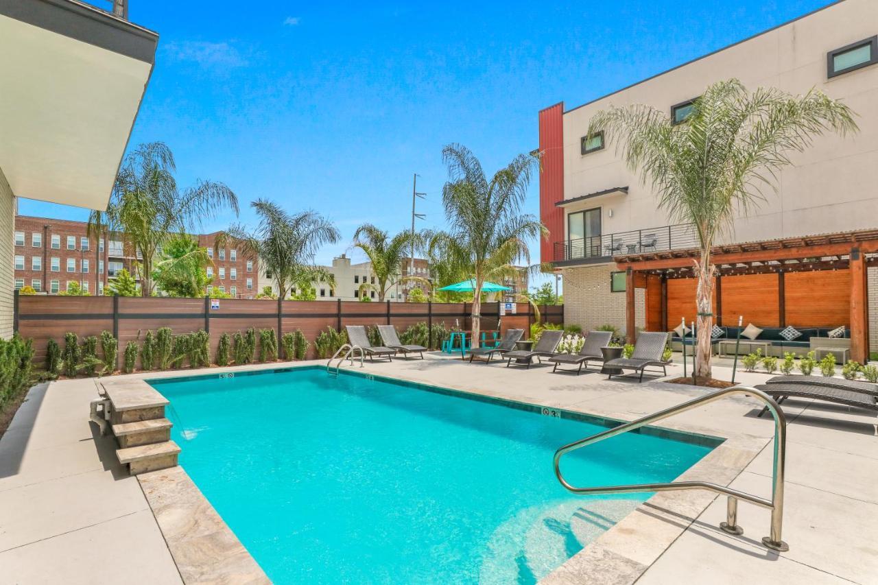 Modern 4br Townhouse In Bienville