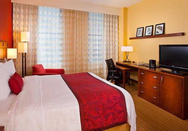 Courtyard By Marriott Downtown Near The French Quarter Hotel 3*