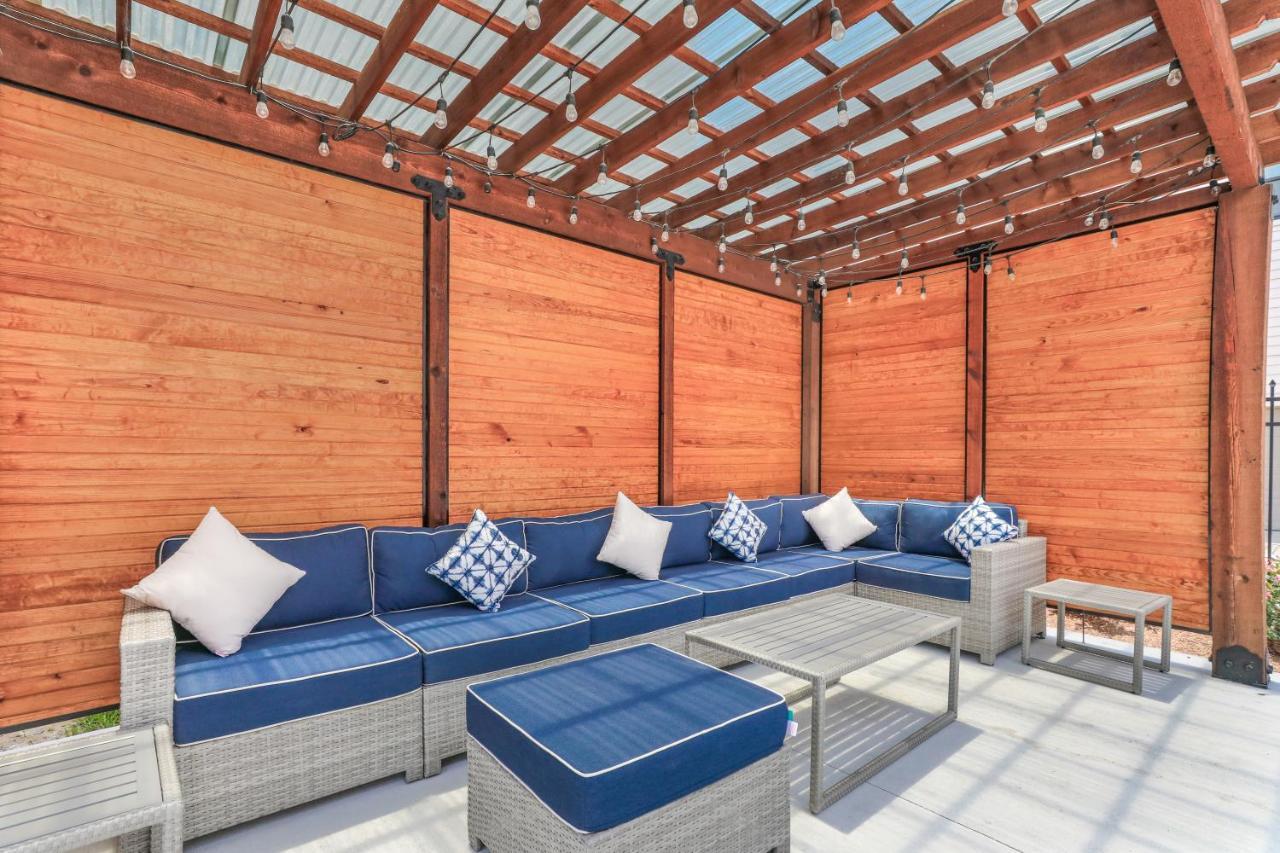 Stunning With Modern & Open Layout *
