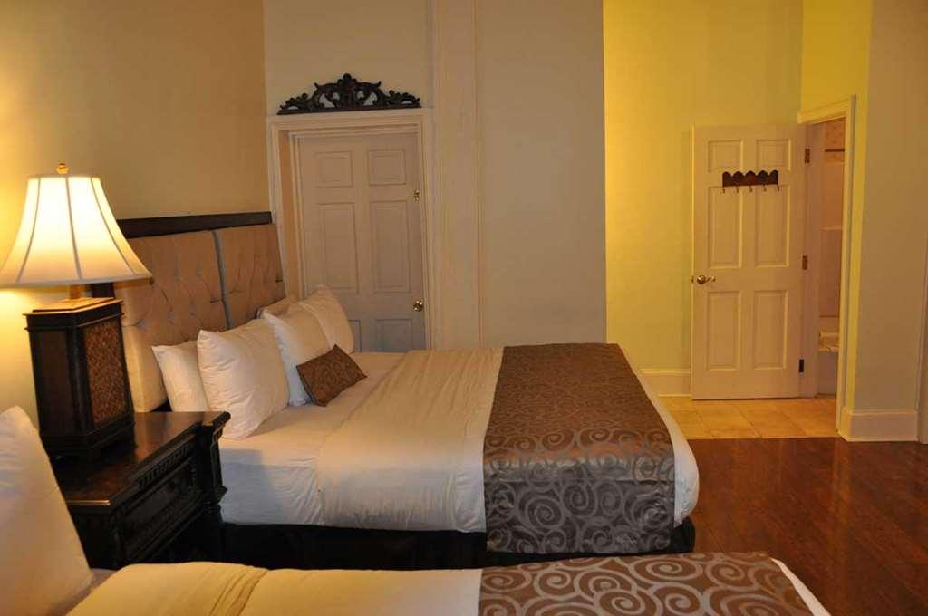 Historic Streetcar Hotel 2*