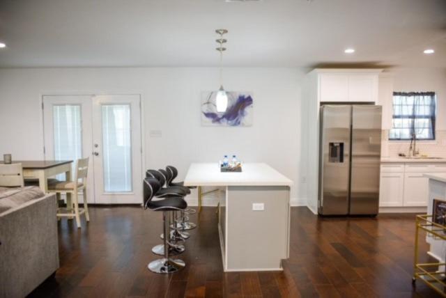 Nola Getaway With King 10 Mins From French Quarter * New Orleans