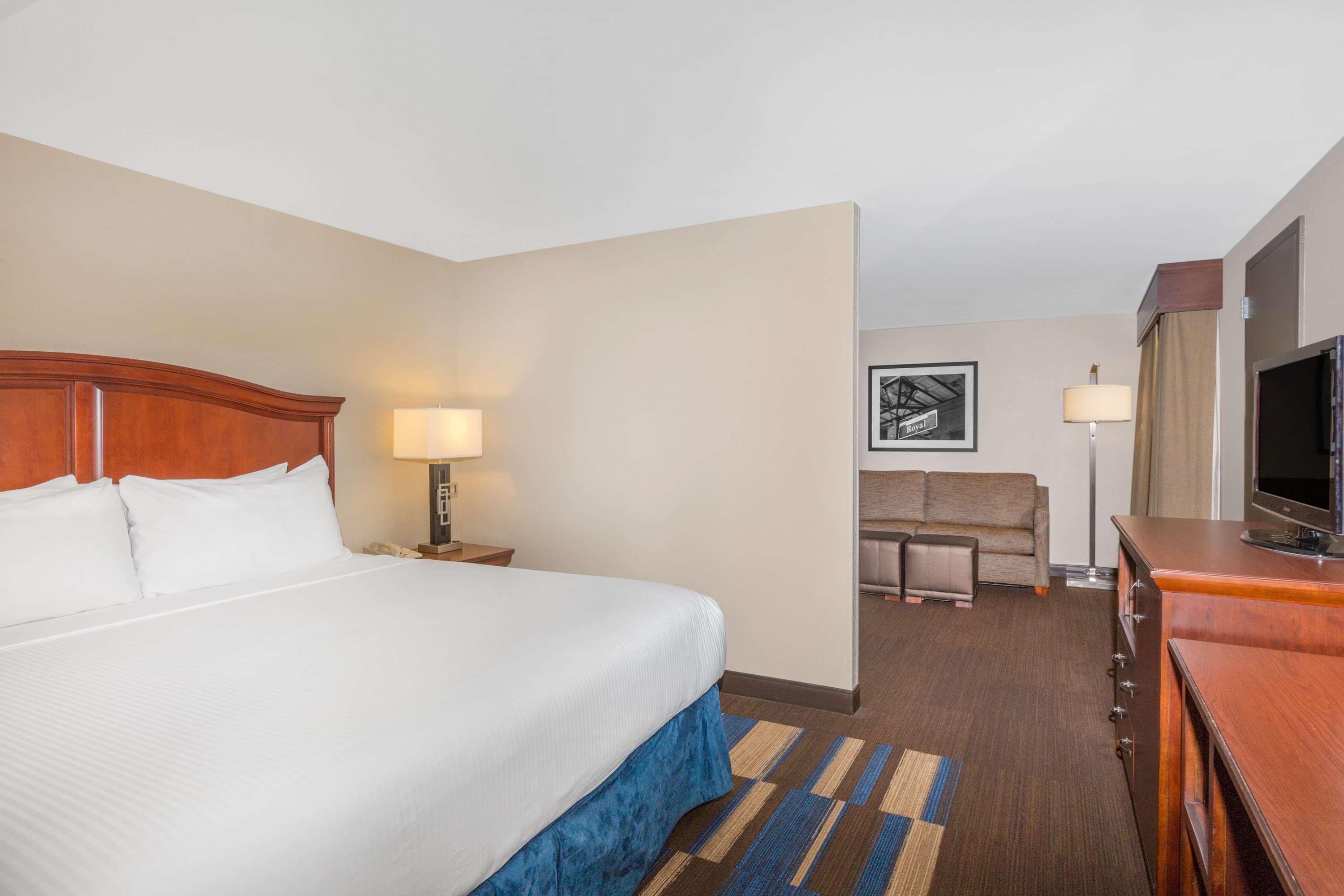 Wyndham French Quarter Hotel
