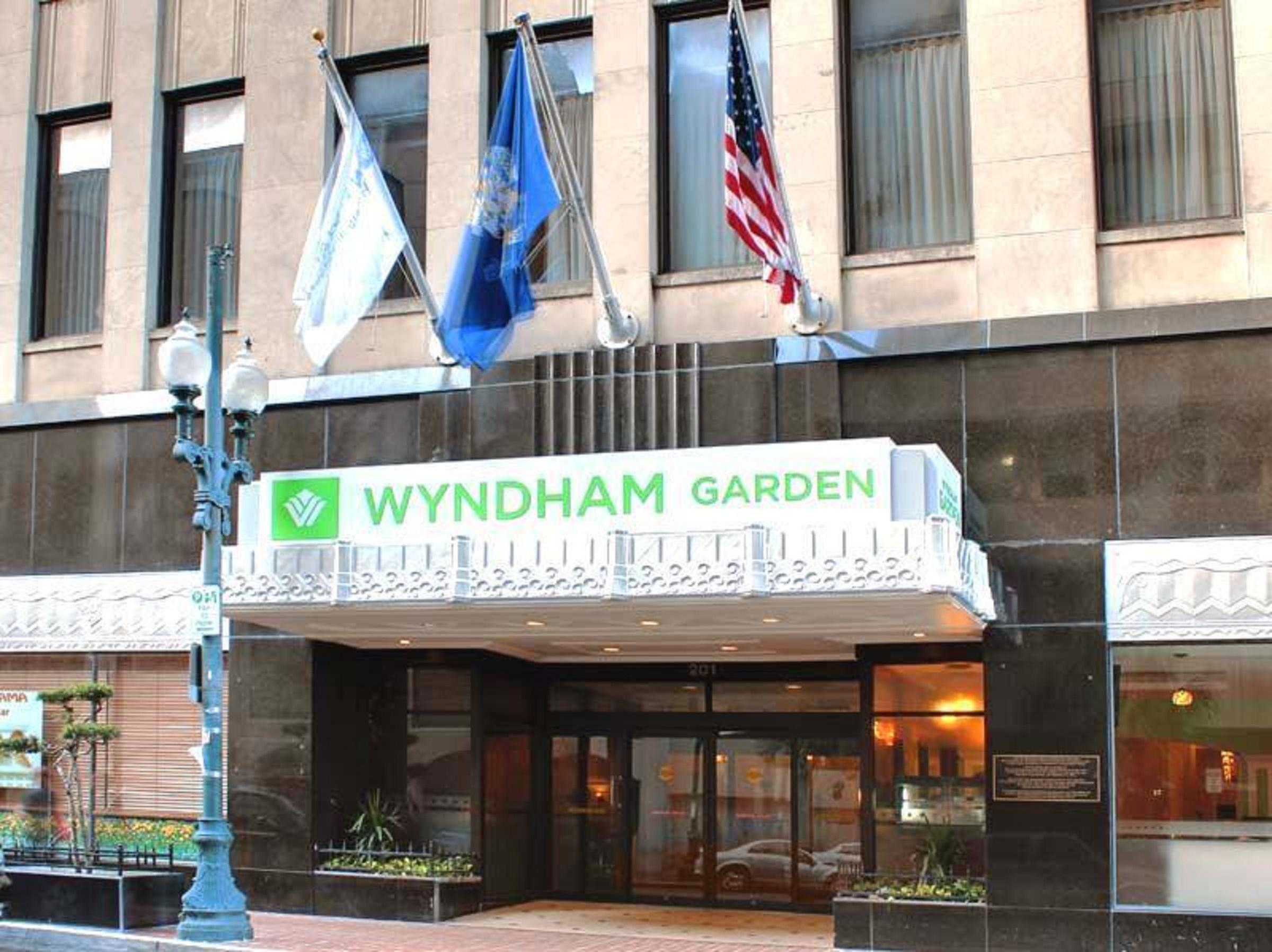 Wyndham Garden Baronne Plaza Hotel
