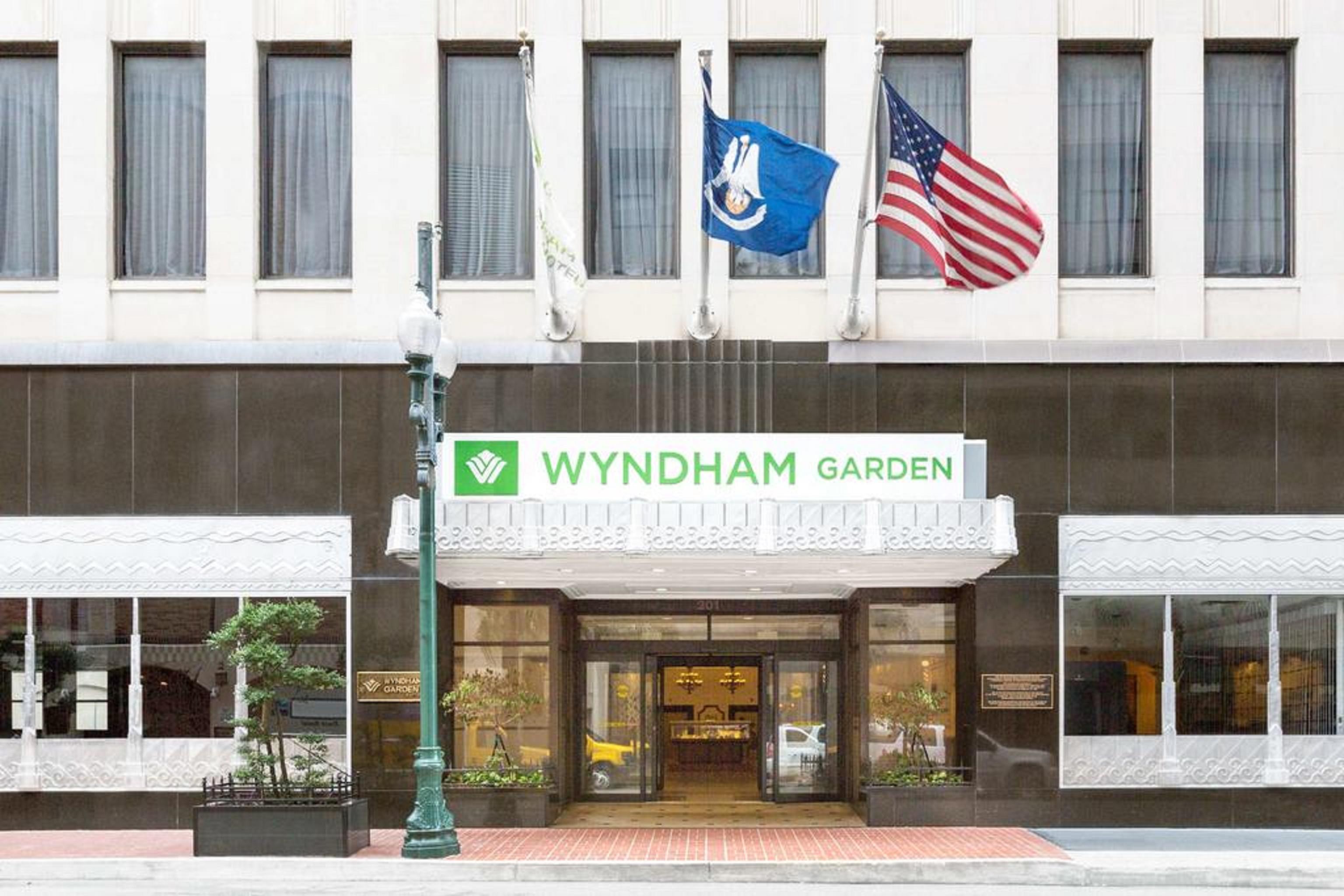 Wyndham Garden Baronne Plaza Hotel New Orleans