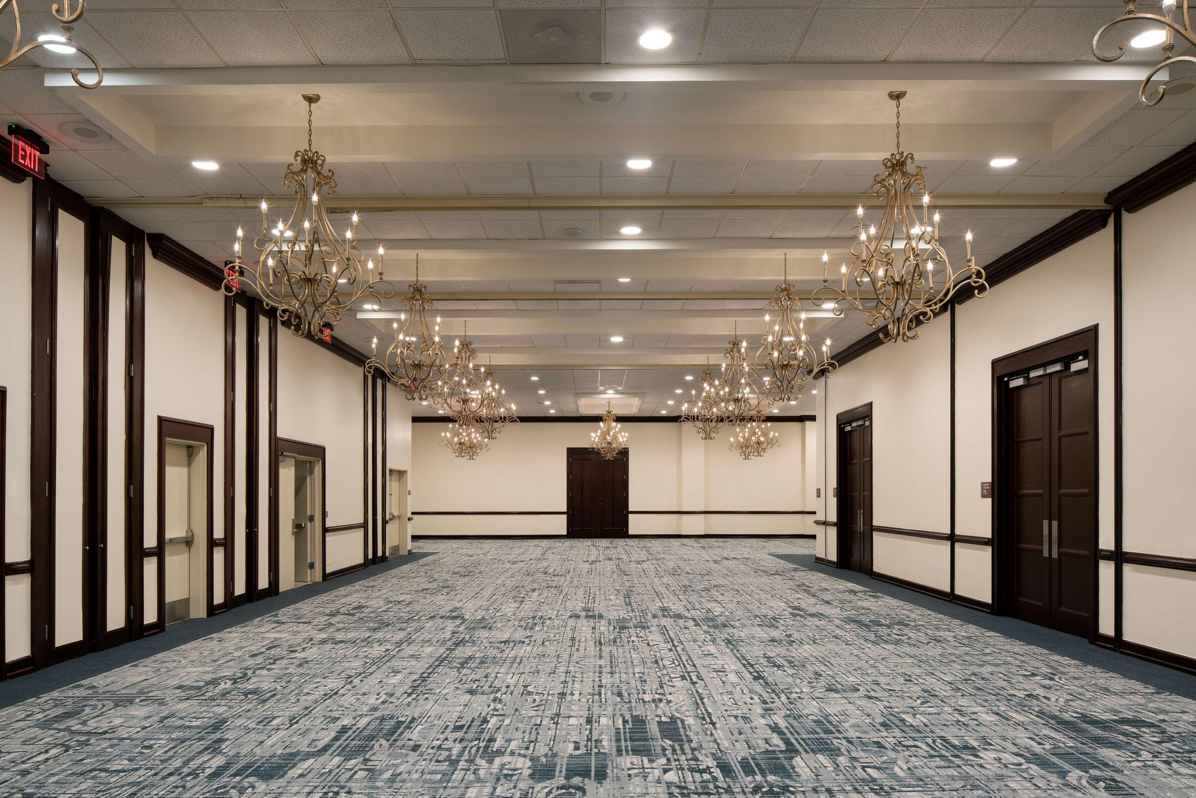 Embassy By Hilton Convention Center Hotel 3*