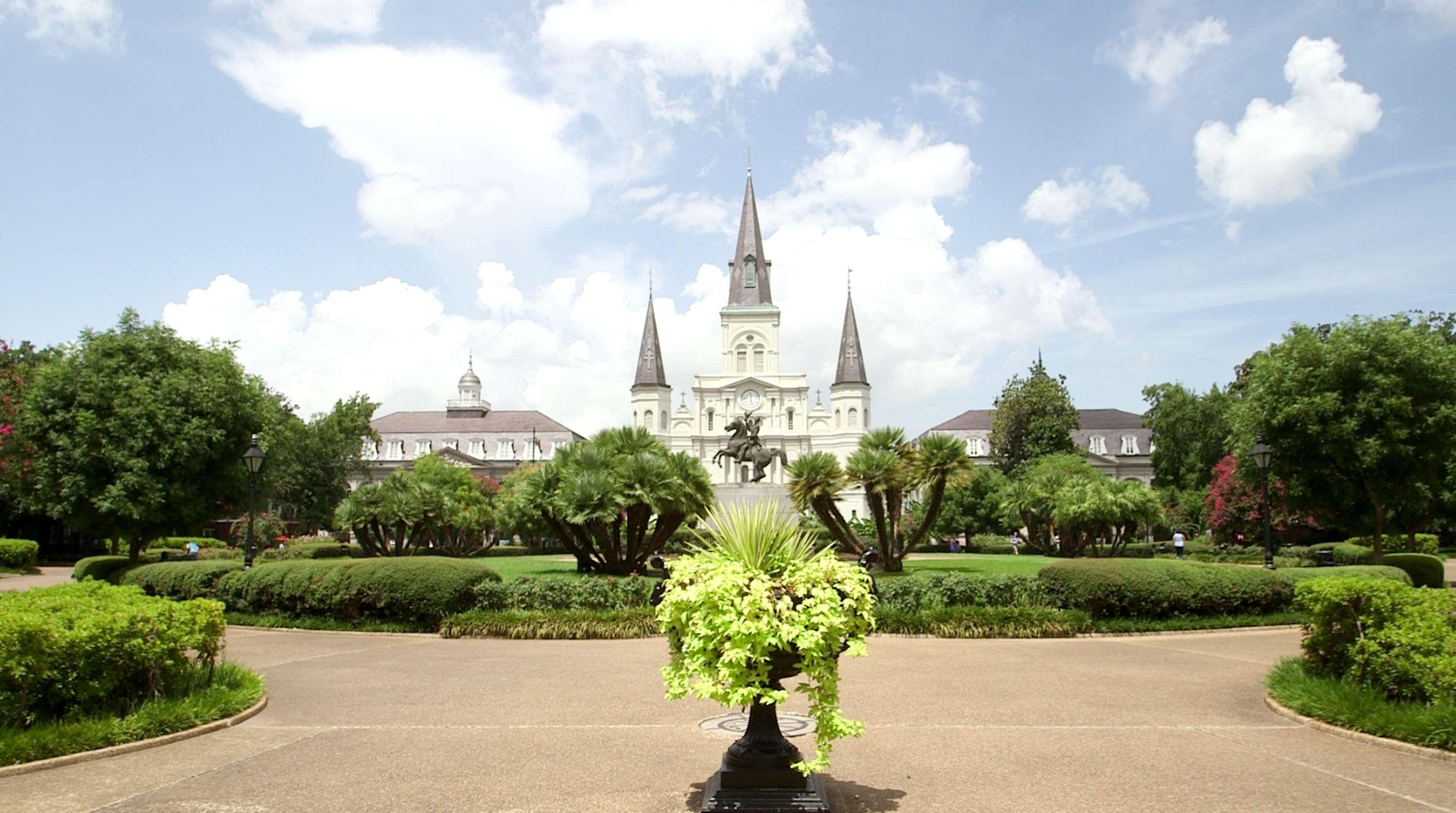 Hotel Embassy By Hilton Convention Center New Orleans