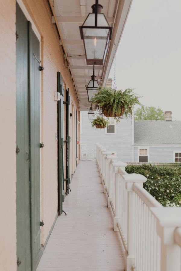 Royal Frenchmen And Bar Hotel 4*