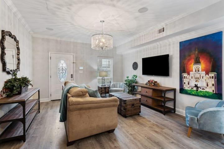 Holiday home Vcay - Modern 5 Bedroom Near French Quarter! New Orleans