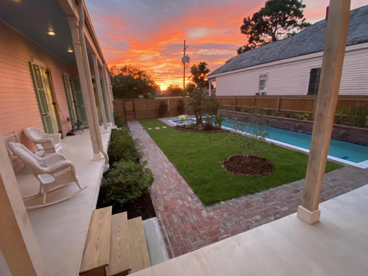 Holy Cross Garden W Lap Pool And Jacuzzi *