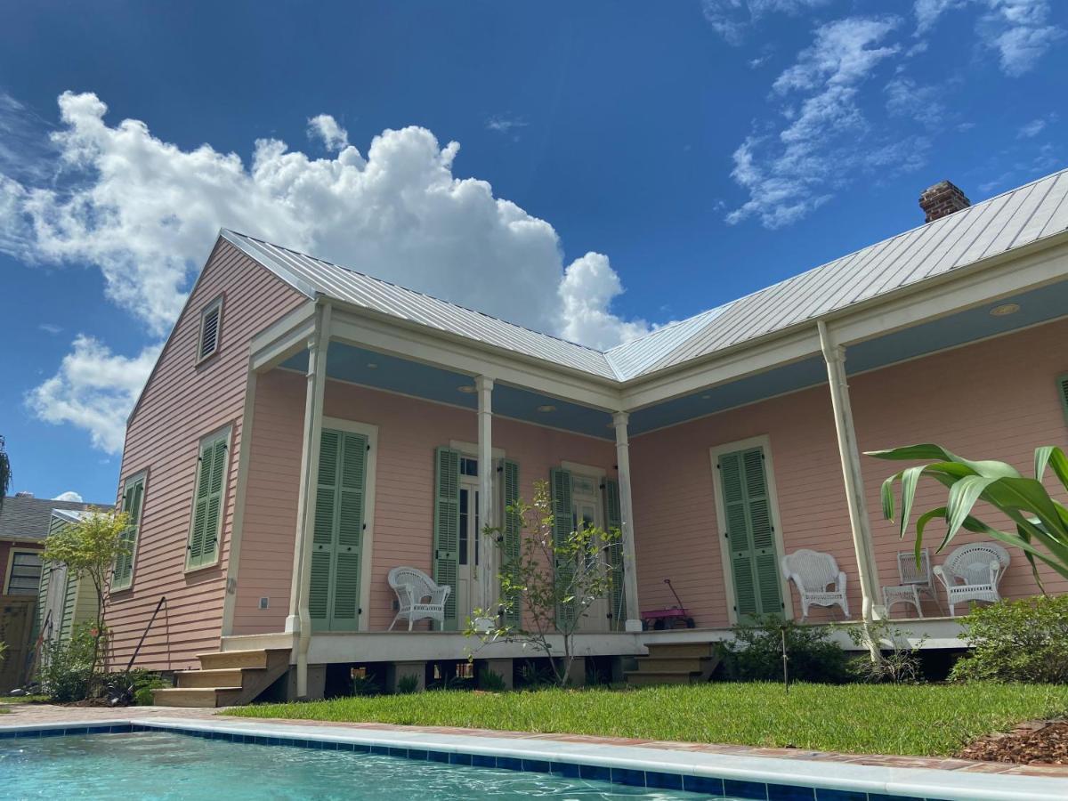 Holy Cross Garden W Lap Pool And Jacuzzi *