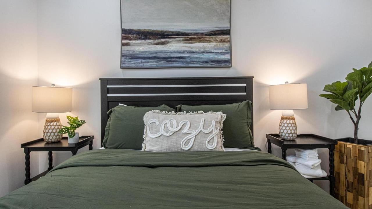 Vibrant Blue Luxury Loft 2316 Apartment