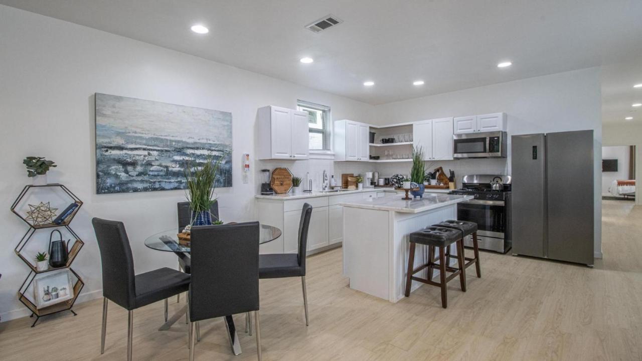 Vibrant Blue Luxury Loft 2316 Apartment *