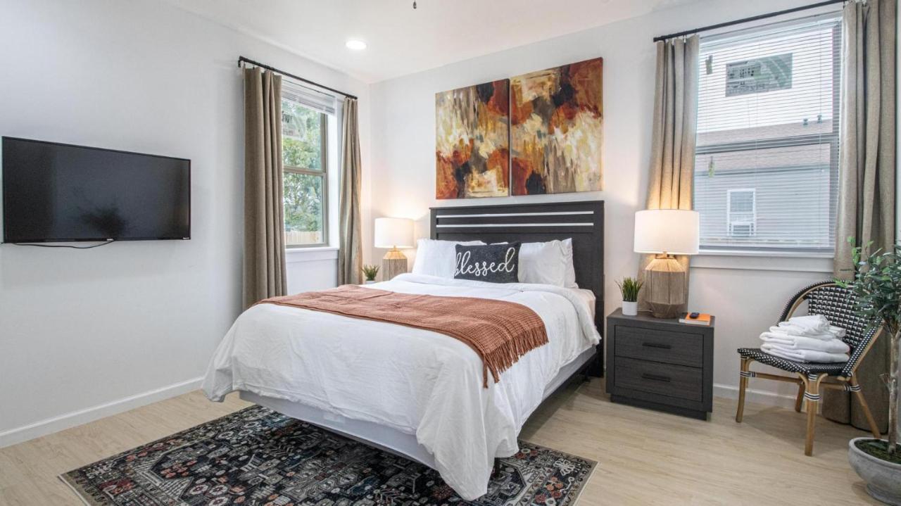 Vibrant Blue Luxury Loft 2316 * New Orleans