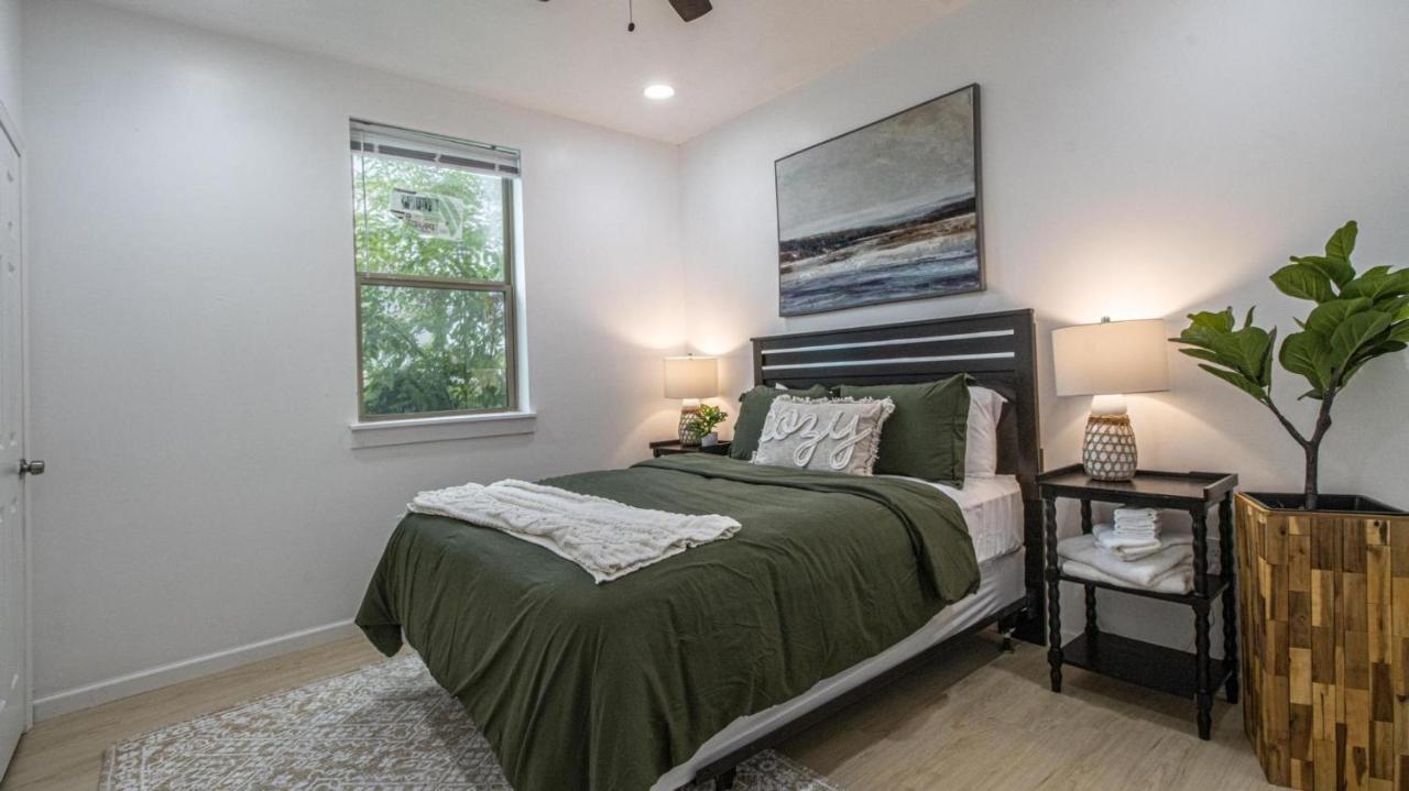 Apartment Vibrant Blue Luxury Loft 2316 *