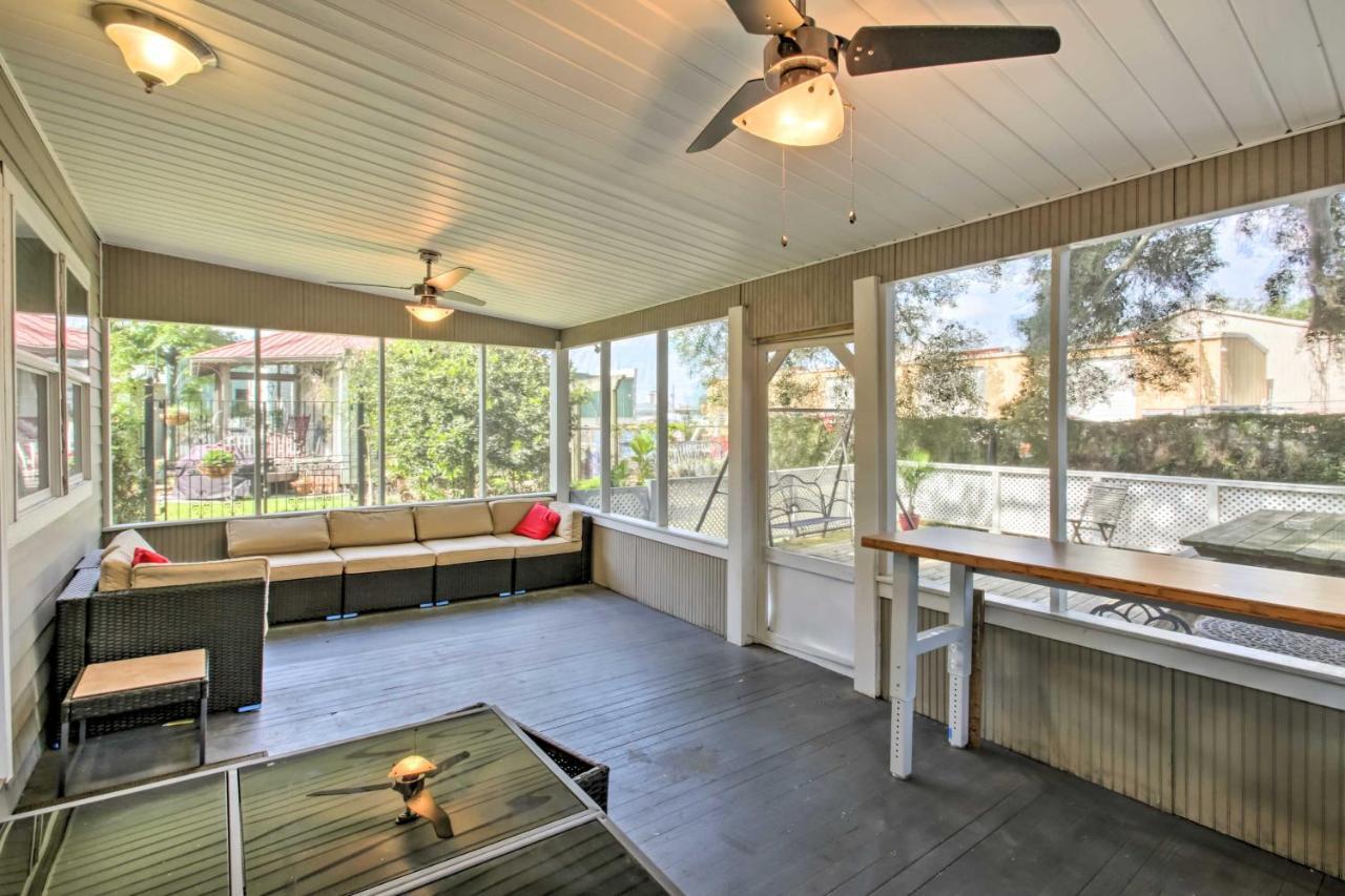 With Hot Tub, Near French Quarter! Holiday home