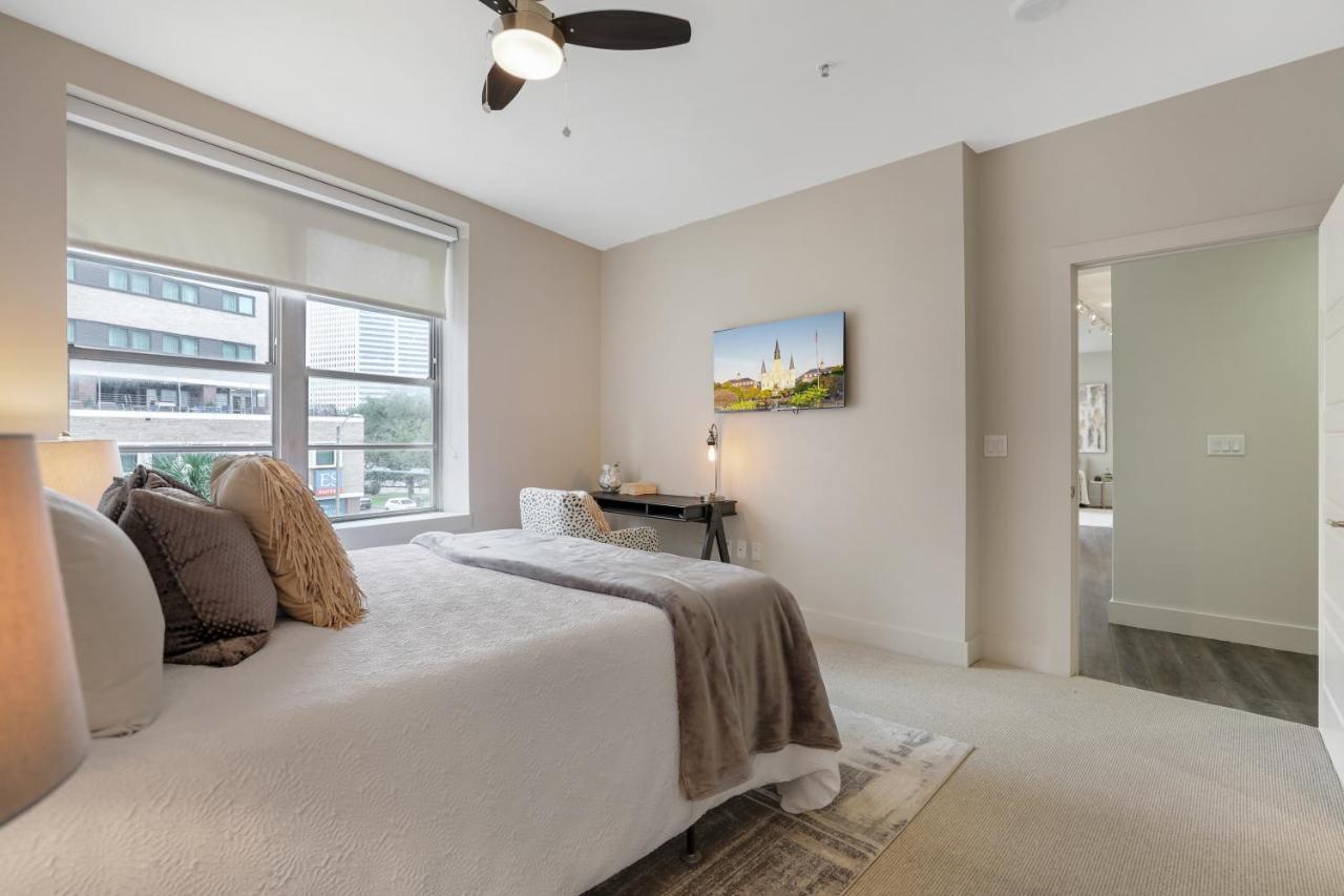 Modern & Fully Furnished In The Heart Of The New Orleans