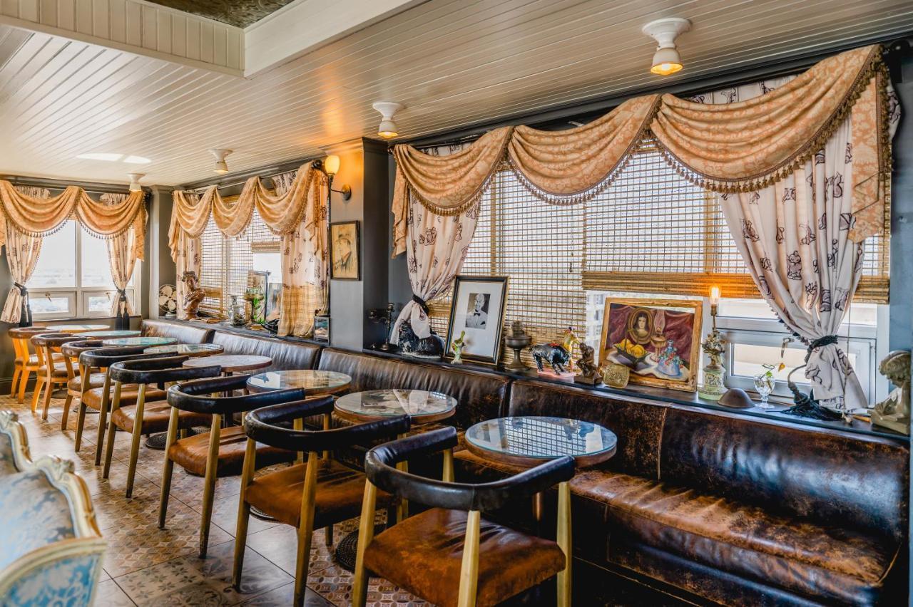 Hotel Pontchartrain St. Charles Avenue New Orleans