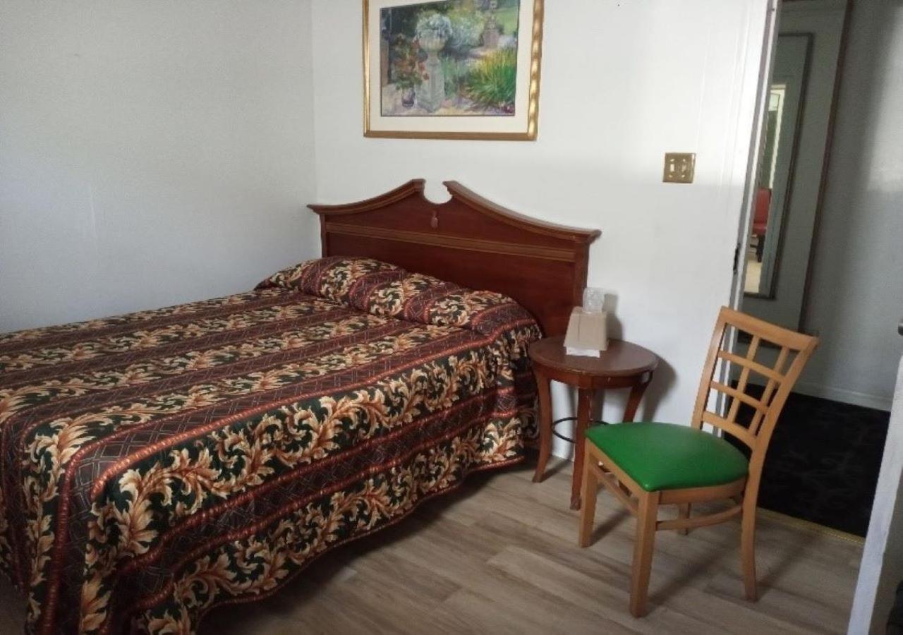 Hotel Empress *