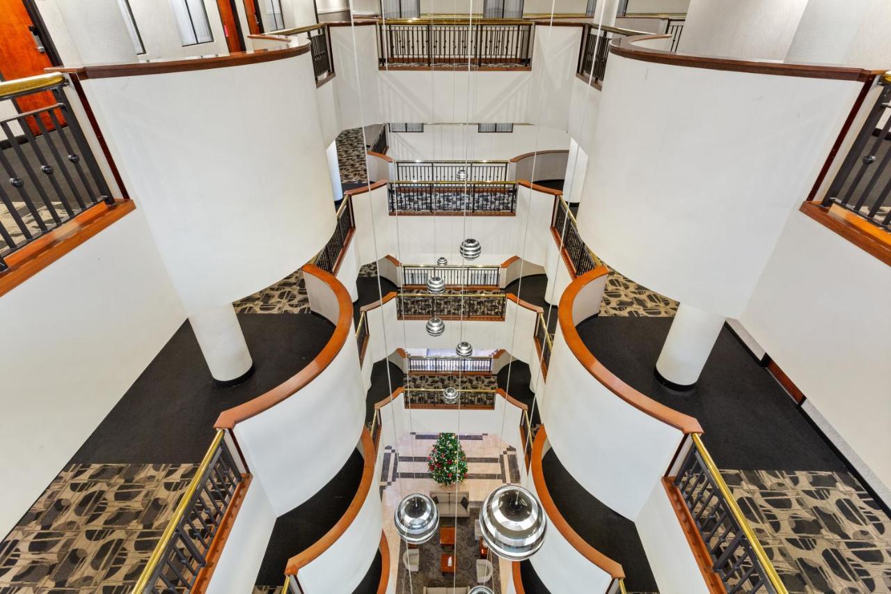Hotel Wyndham Garden Baronne Plaza New Orleans
