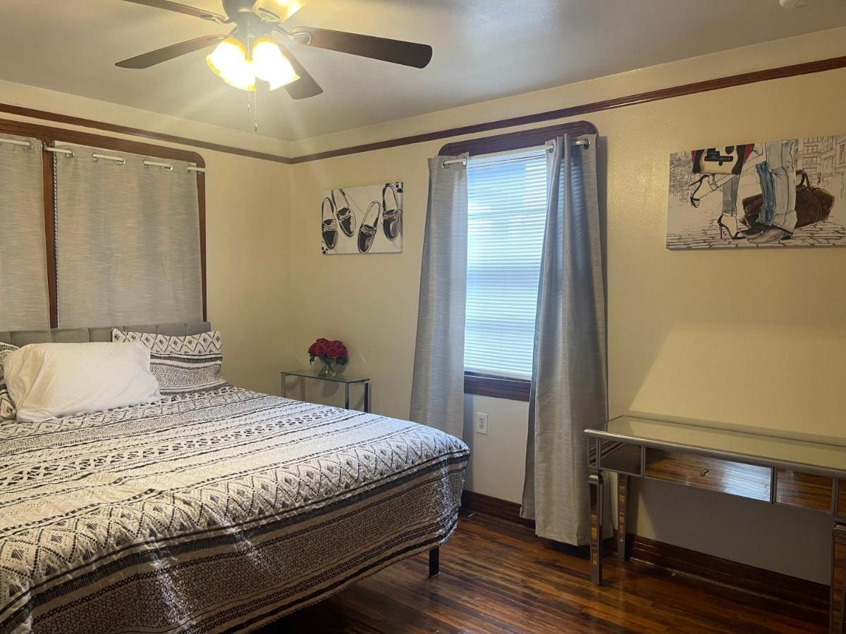 Private 3 Bedroom Minutes From French Quarter Walking Distance From River *