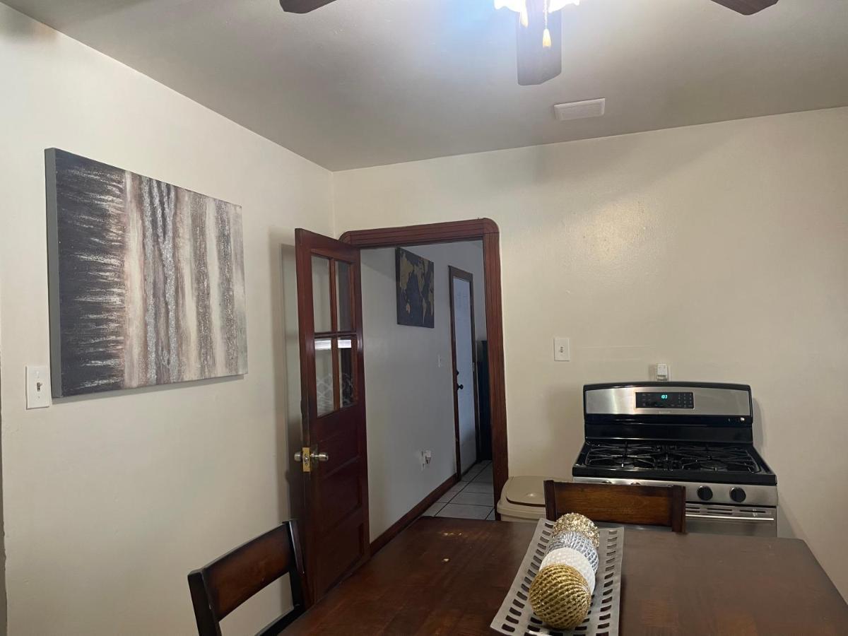 Private 3 Bedroom Minutes From French Quarter Walking Distance From River * New Orleans