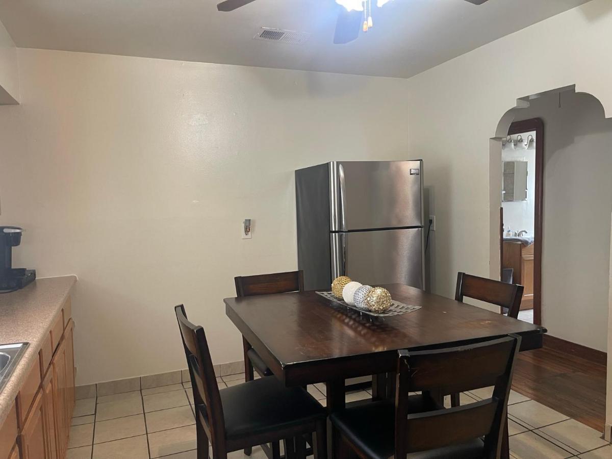 Private 3 Bedroom Minutes From French Quarter Walking Distance From River Apartment