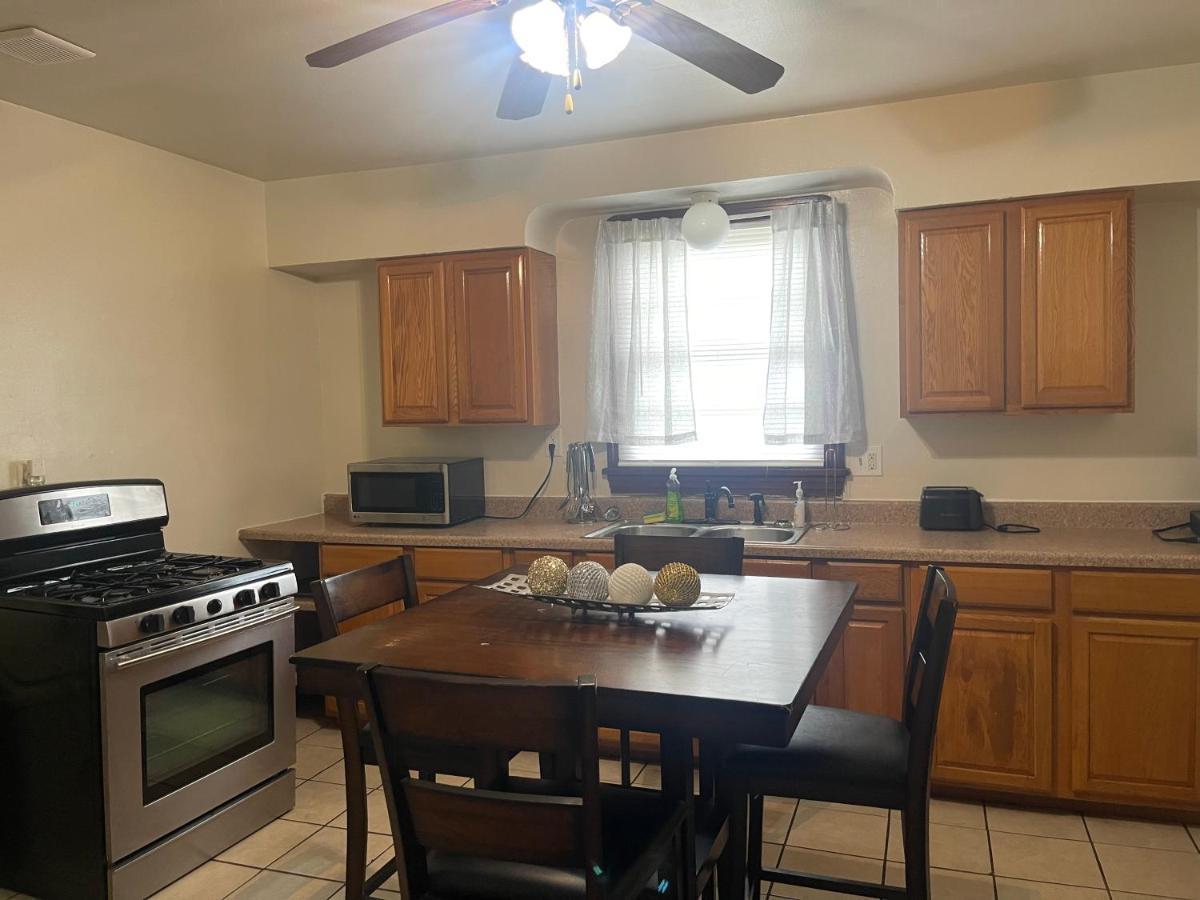 Private 3 Bedroom Minutes From French Quarter Walking Distance From River *