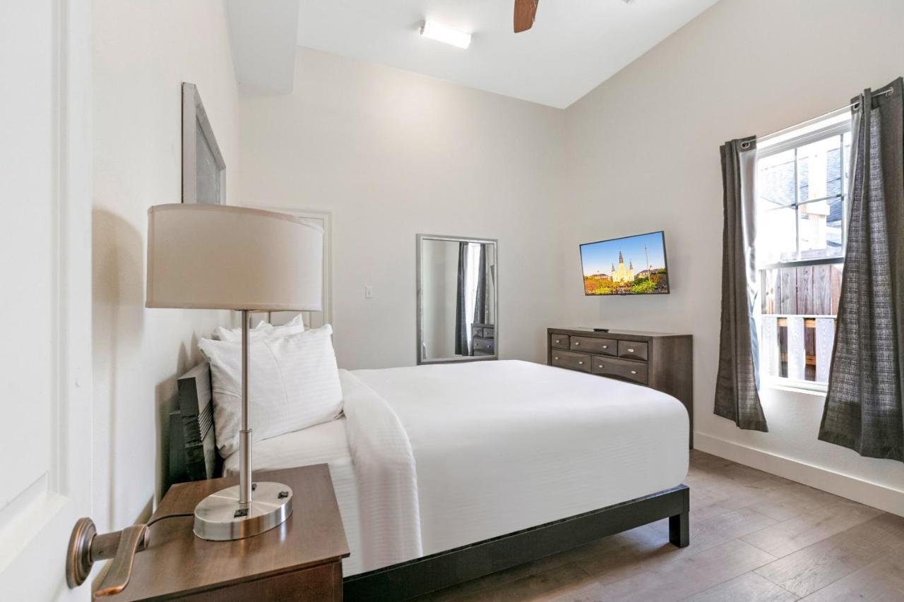 Apartment Stunning Near French Quarter *