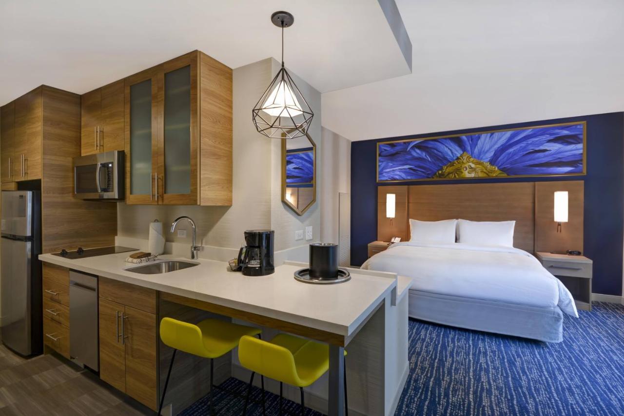 By Marriott French Quarter Area/cen B New Orleans