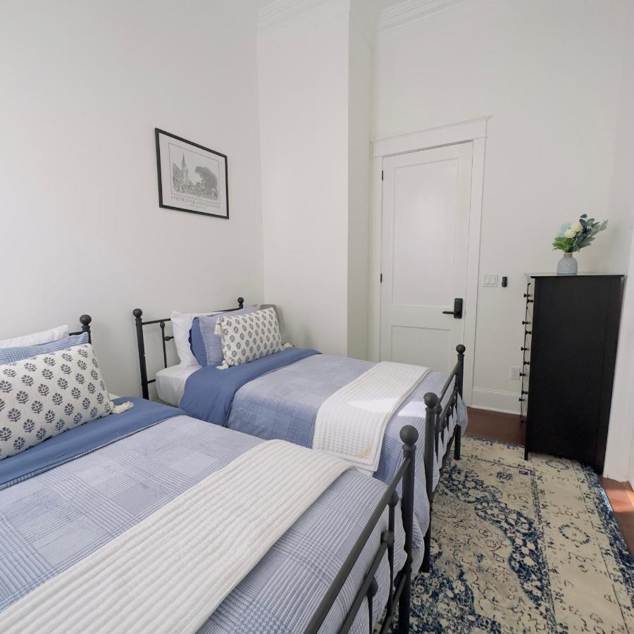 Walk To French Quarter House Of Jazz & Blue Guest house *