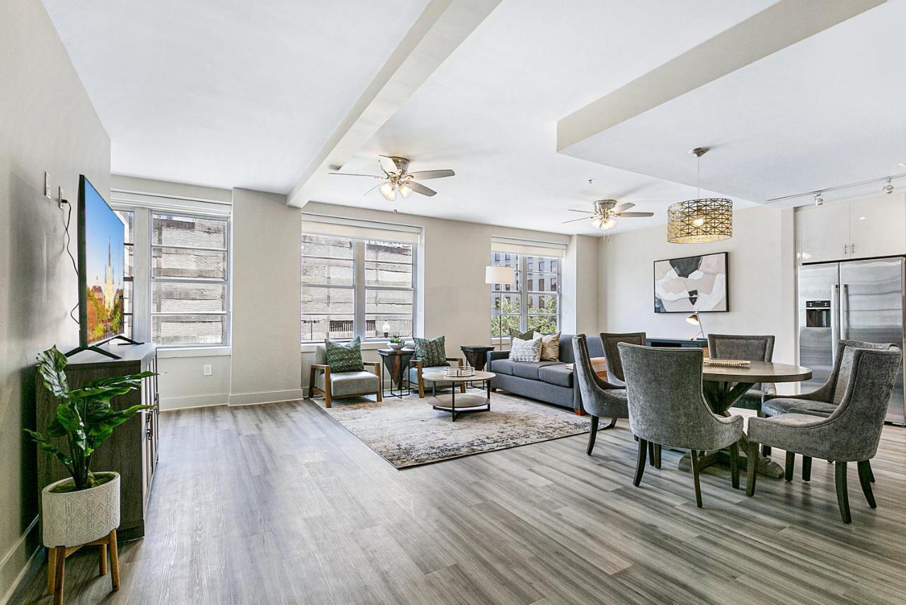 Modern & Fully Furnished In The Heart Of The Apartment